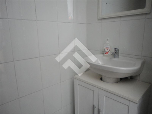 Casa En Venta De 4 Dorm. En Ñuñoa