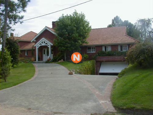 Casa En Venta, Golf, Punta Del Este, 5 Dormitorios.- Ref: 205482