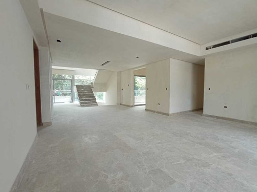 Imagen 7 de 12 de Vendo Apartamento Triplex 436m² 5h/5b/6p La Castellana