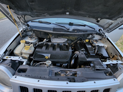 Imagen 10 de 11 de Jeep Compass 2007 2.4 Limited
