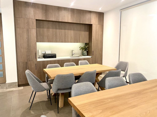 Primer Piso, Balcón Con Altura De Segundo Piso