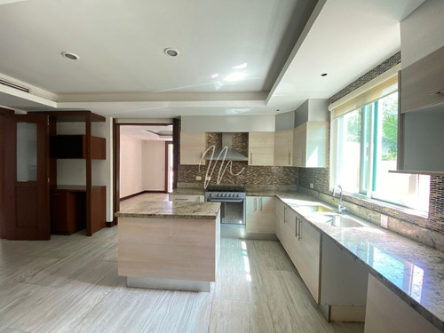 Imagen 15 de 30 de Casa En Venta En Cancun Residencial Villas Lagoon, El Table