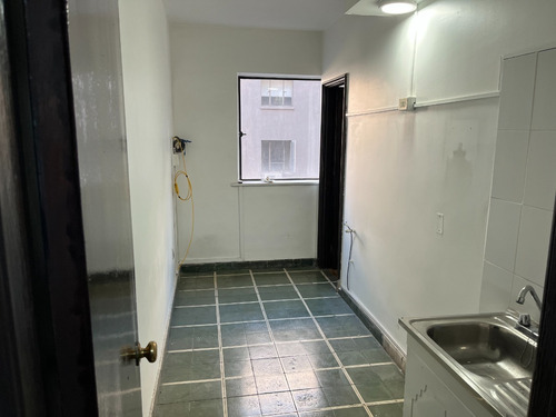 Imagen 5 de 18 de Elegante Oficina Piso Parquet - Acceso 24hrs