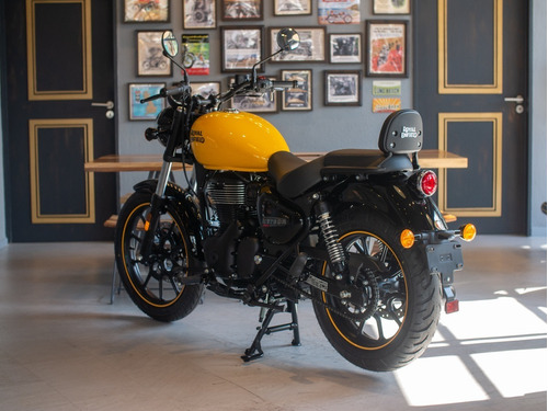 Imagen 2 de 25 de Royal Enfield Meteor 350 Fireball Amarilla Reserva