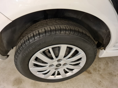 Fiat Siena 1.4 Attractive Active C/gnc 2011