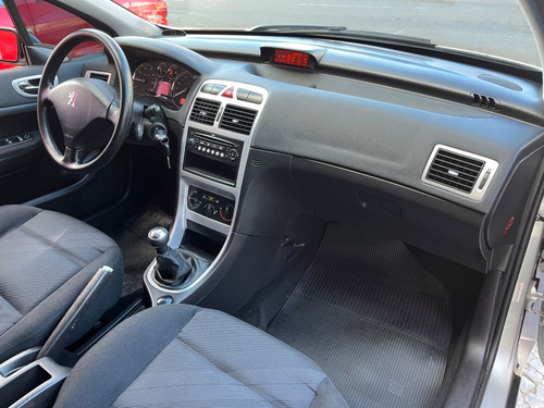 Peugeot 307 1.6 PRESENCE PACK 16V FLEX 4P MANUAL
