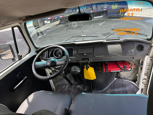 Volkswagen Kombi 1.4 Lotação Total Flex 3p