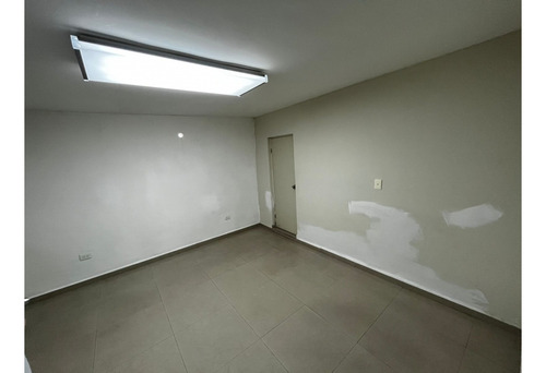 Edificio De 3 Plantas En Venta A 2 Cuadras De Cintermex