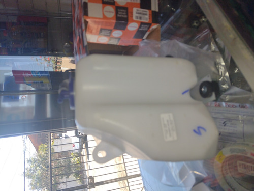 Imagen 5 de 7 de Deposito De Agua Radiador Mahindra Pick Up-2.6 De 07/12 Leer
