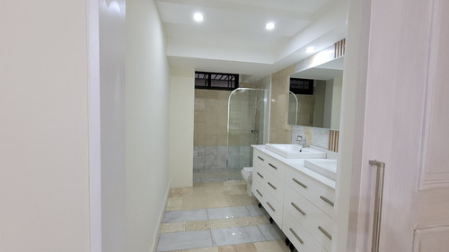 A215 - Alquiler | Piantini | Apartamento Amueblado De Lujo | Distrito Nacional, Santo Domingo | $2,300 Usd | Www Foxpiantini Com