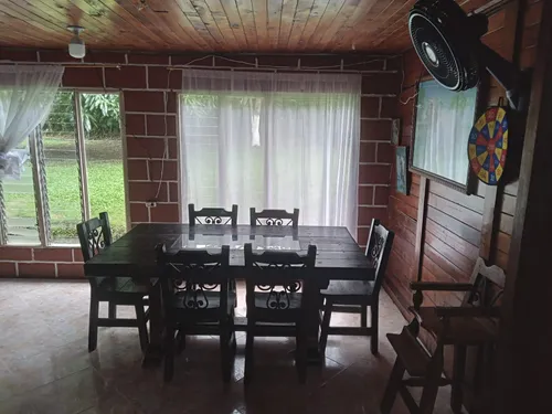 Finca Construida En Lote De Terreno Situada En El Paraje Llano De Miranda A 3.5kmt Del Parque Principal De Sopetran-antioquia.