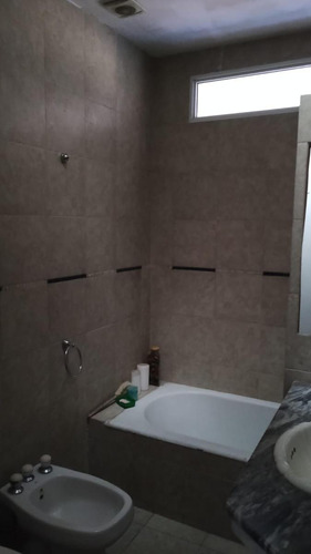 Casa En Venta - 3 Dormitorios 2 Baños - Azul