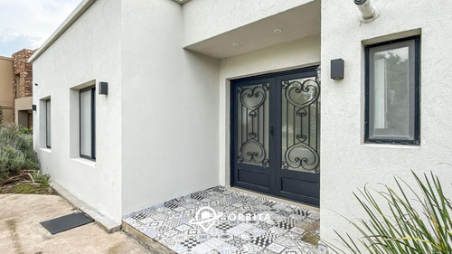 Casa A La Venta En San Sebastian, Area 2
