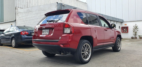 Imagen 5 de 10 de Jeep Compass 2.4 Latitude 4x2 Automatico Rojo 2015