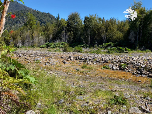 Macrolotes Con Río A 40 Minutos De Puerto Montt