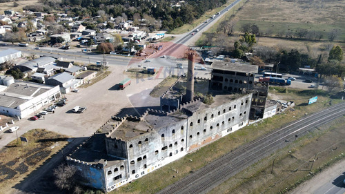 Imagen 28 de 30 de En Venta El Castillo De Cañuelas