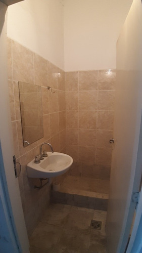 Terreno De 500 M2 Con 4 Dptos. Y Un Local. Ideal Inversor.