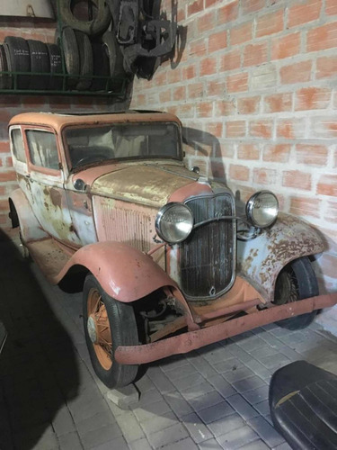 Ford V 8 1932