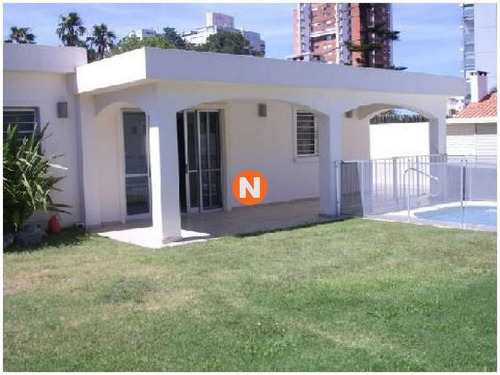 Casa En Venta, Mansa, Punta Del Este, 4 Dormitorios.- Ref: 209719