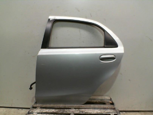 Puerta Trasera Izquierda Toyota Etios 4p 2021 - 291156