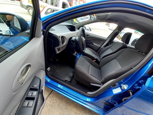 Imagem 9 de 16 de Toyota Etios 2013 1.3 16v Xs 5p