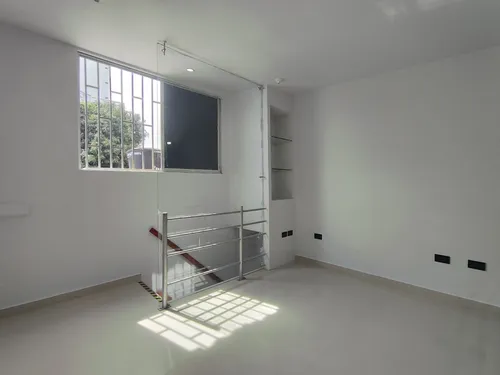Local En Arriendo En La Riviera. Cod A18730