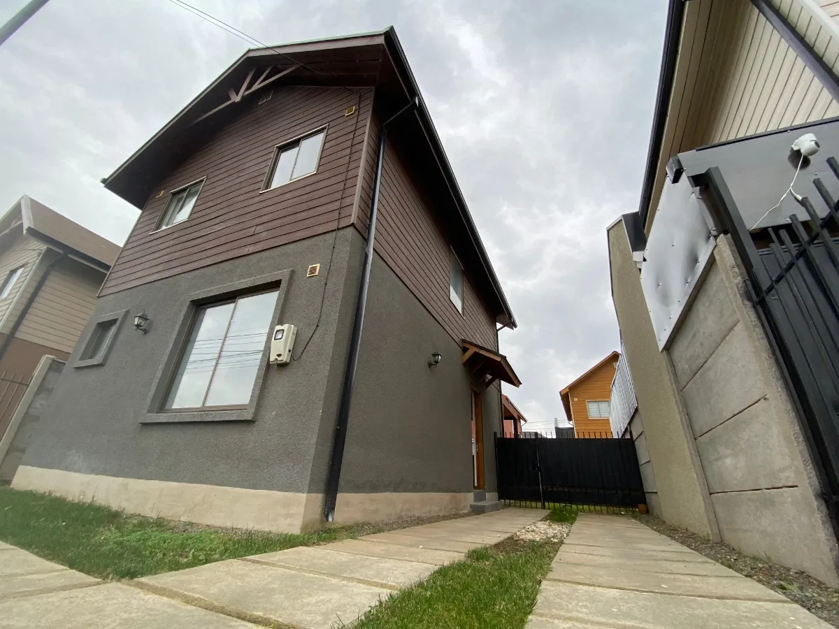 Imagen 1 de 12 de Amplia Casa 4d + 2b En Tranquila Zona De Las Rastras