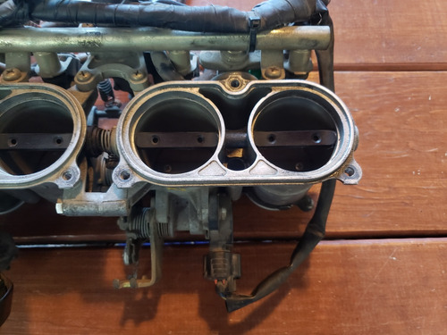 Cuerpo De Aceleracion Yamaha R1 Incompleto Año 2004 A 2006 (Usado)