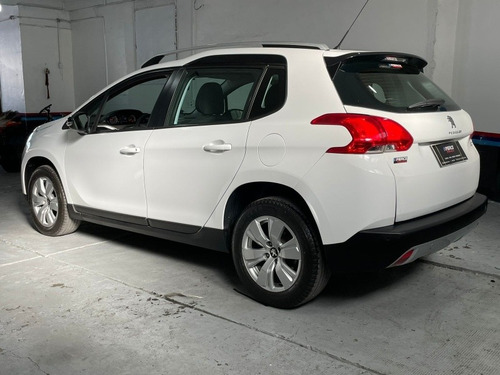 Imagen 5 de 22 de Peugeot 2008 1.6 Allure