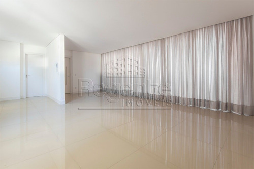 Imagem 4 de 15 de Apartamento A Venda Com 3 Quartos No Centro De Florianopolis - V-81606