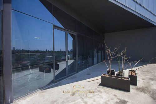 Oficina De Lujo En Colinas De San Javier En Venta