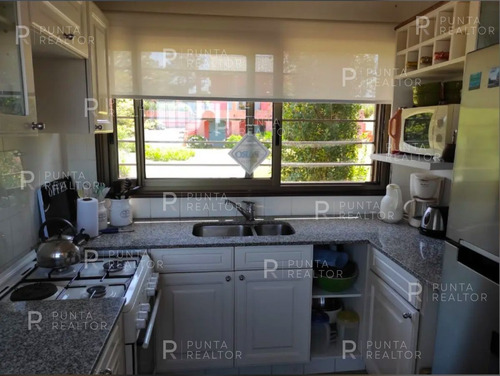 Imagen 12 de 30 de Importante Casa En Alquiler, Con Pileta, Vista Al Mar Y Muy Bien Ubicada El Chorro, Manantiales, Uruguay