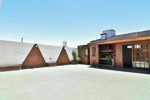 Imagen 3 de 30 de Venta Casa 5 Ambientes Con Deposito Quincho Patio