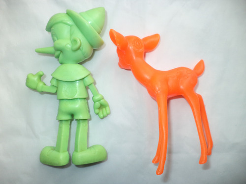Figuras (circa 1970) Bambi Y Pinocho (Usado)