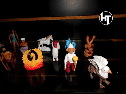 Imagen 7 de 9 de Criaturas Mitologicas, 16 Mini Figuras, De Plastico, 2 Pulga