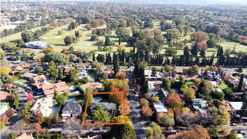 Imagen 2 de 30 de Casa Chalet Con Pileta En Venta - Las Lomas-golf, San Isidro