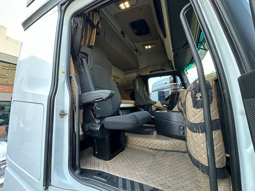Mb 2548 Actros Ano 2022 Teto Alto 6x2 Único Dono Financia