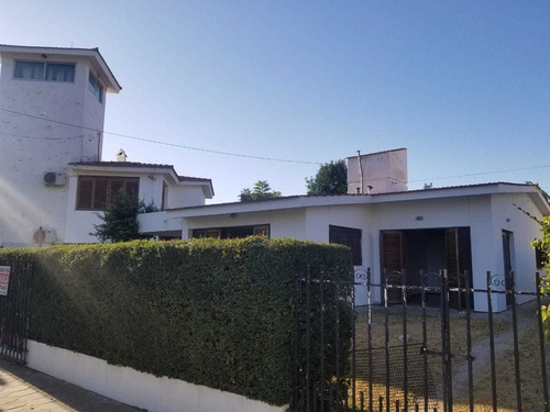 Imagen 3 de 14 de Casa - 4 Ambientes - Sobre Costanera - Villa Carlos Paz