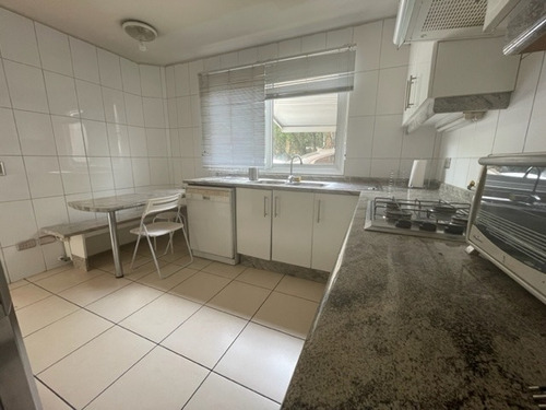 Condominio, Aislada, Cercano A Colegio!!!