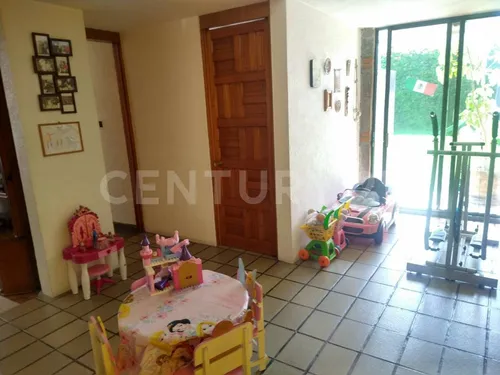 Casa Residencial De Un Piso En Venta, Zona Carcaña, Recta A Cholula, Puebla