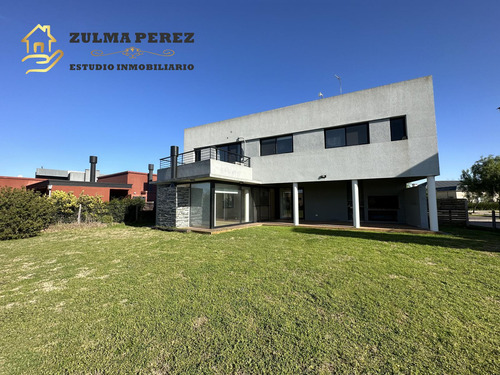 Casa En  Venta/ Alquiler Canton Maschwitz 4 Dormitorios  4 Baños