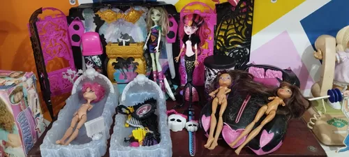 Lote de 13 bonecas Monster High