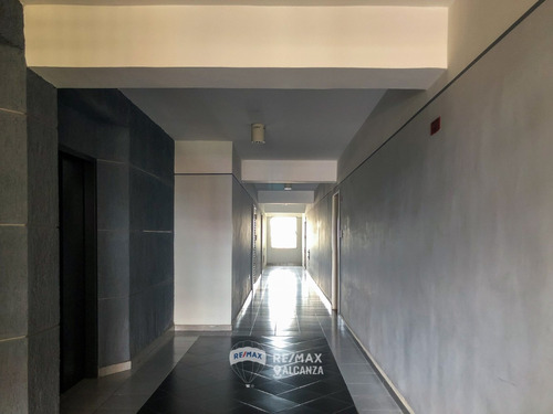 Imagen 9 de 10 de Apartamento Espacioso, Excelente Ubicación Mañongo - Anggi Z
