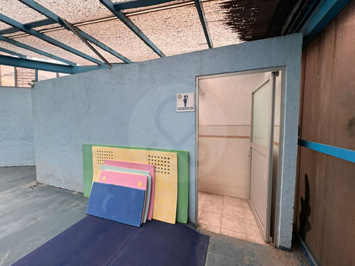 Vista Del Valle: Edificio En Venta Con Alberca, Ideal Para Escuelas.