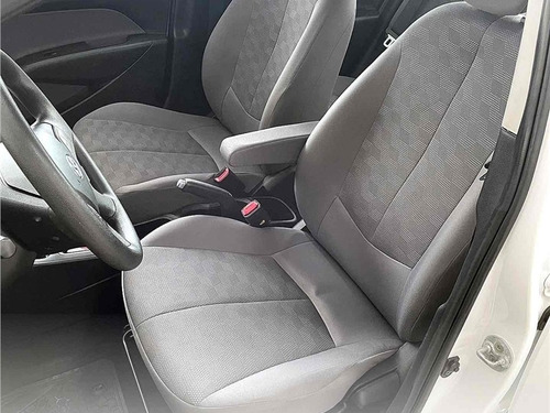 Imagem 6 de 10 de Hyundai Hb20 1.6 Comfort Plus 16v Flex 4p Automático