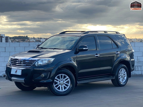 Toyota Hilux SW4 3.0 SRV 4X4 7 LUGARES 16V TURBO INTERCOOLER DIESEL 4P AUTOMÁTICO