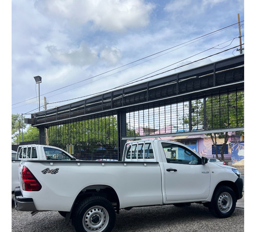 Toyota Hilux Pick-up 2.4 Cs Dx 150cv 4x4