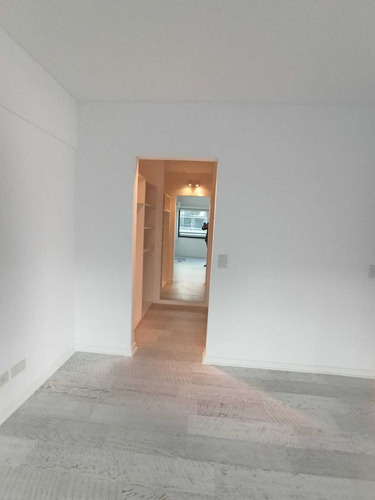 Departamento En Venta En Tigre, 3 Dormitorios, 2 Baños Y Toillete, Dos Cocheras Y Pileta
