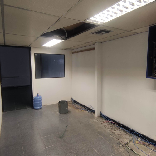 Local Comercial En Alquiler 70 M2 - Urb. Las Mercedes