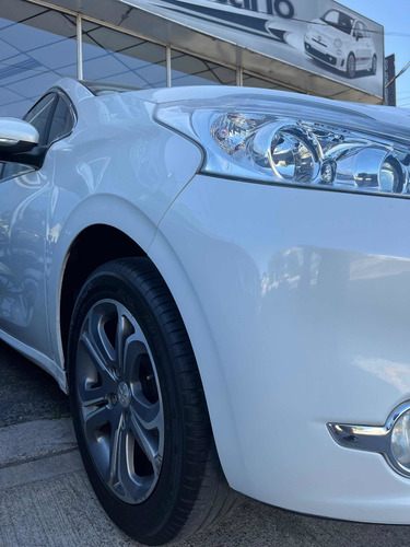 Imagen 14 de 15 de Peugeot 208 2016 1.6 Feline Pack Cuir